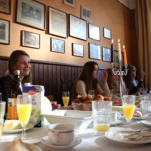 Brunch mit den verehrten Damen — Bild 4